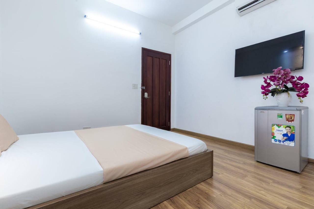 Cozrum Homes Truong Dinh Хошимин Екстериор снимка