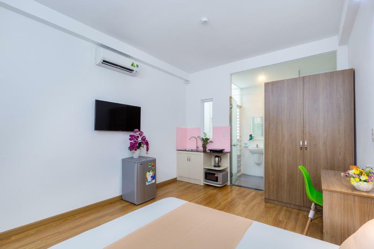 Cozrum Homes Truong Dinh Хошимин Екстериор снимка