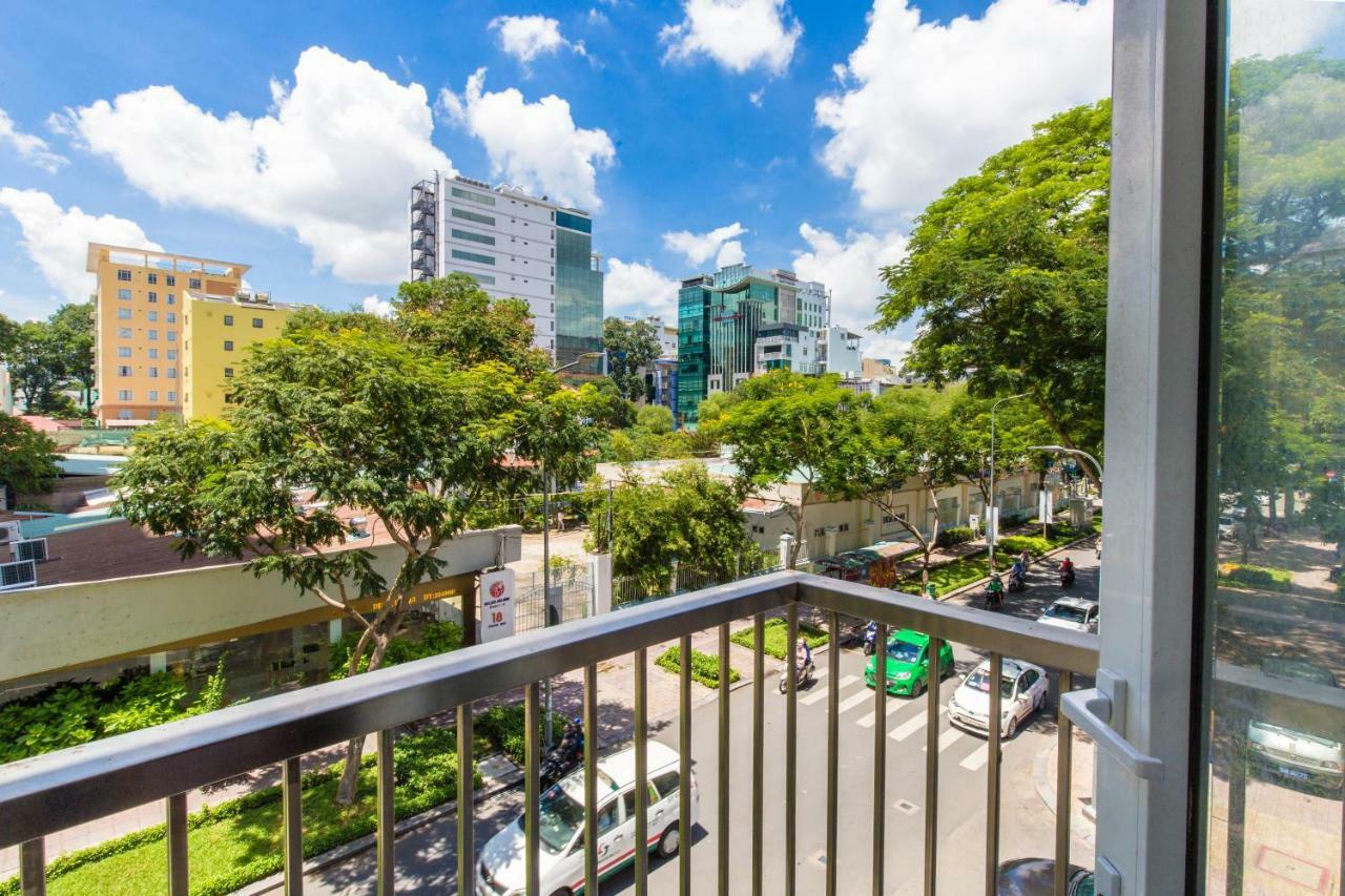Cozrum Homes Truong Dinh Хошимин Екстериор снимка