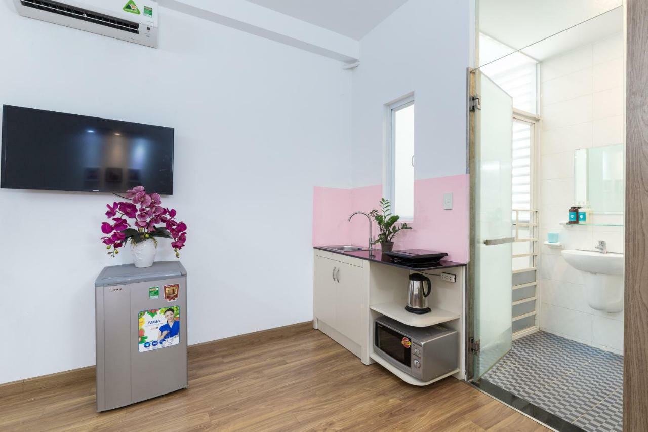 Cozrum Homes Truong Dinh Хошимин Екстериор снимка